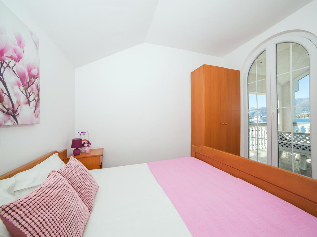 Apartments Elena Тиват Экстерьер фото